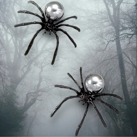 Black Spider Earrings with faux Pearl new with tags - Picture 3 of 5